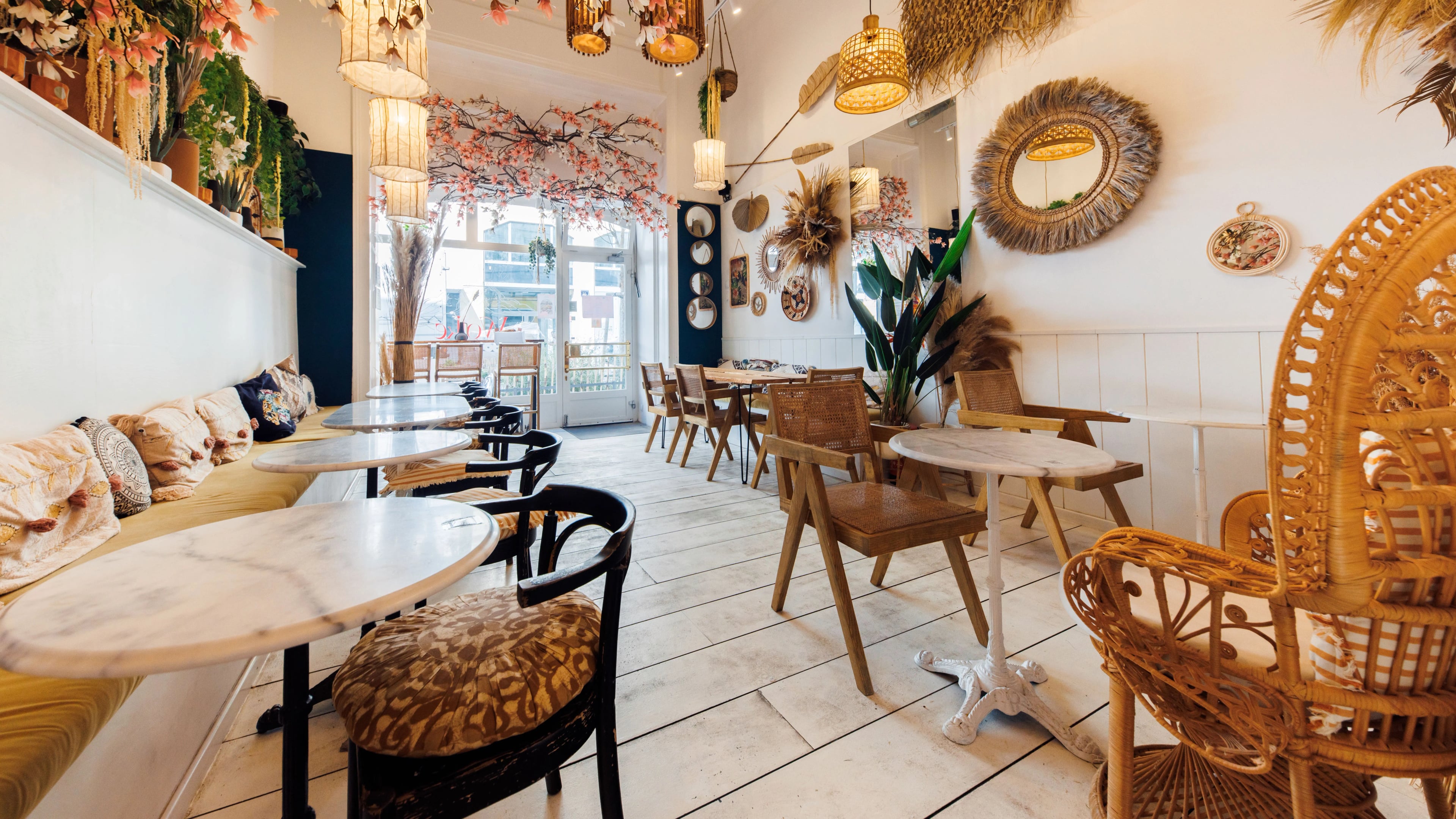 storyPage.galleryImageAlt